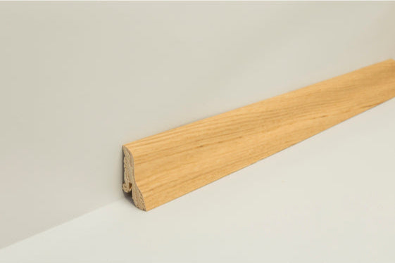 Joka Sockelleiste 22x40 mm, Echtholz furniert Profil #550 mit Nut für ClipStar FU EI10-Eiche 550
