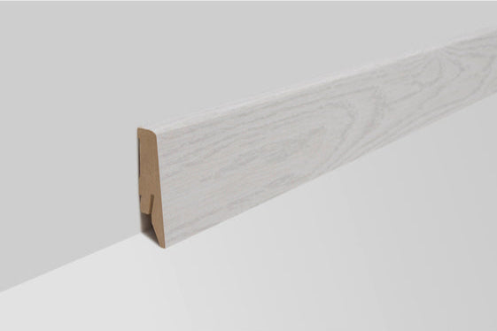 Joka Sockelleiste 18x58 mm foliert (FO) Profil #660 mit Nut für Clip FO8860 FO EI201 - foliert * 660