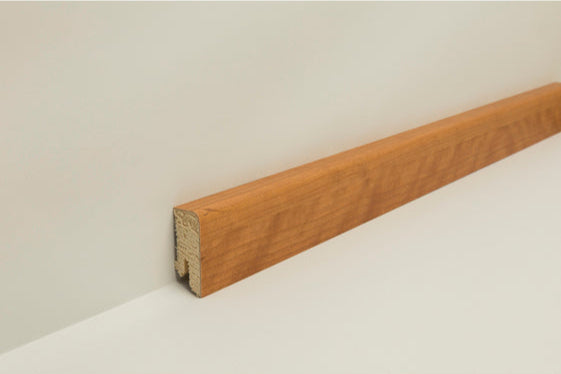 Joka Sockelleiste 16x40 mm furniert (FU) Profil #630 mit Nut für Clip FO8812 FU EI10-Eiche 630